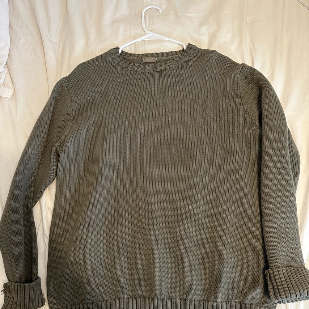 Brandy Melville Women’s Olive Green Sweater